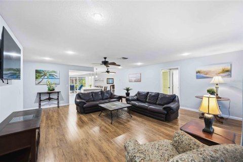 Villa ou maison à vendre à Port Charlotte, Floride: 3 chambres, 151.99 m2 № 2214893 - photo 4