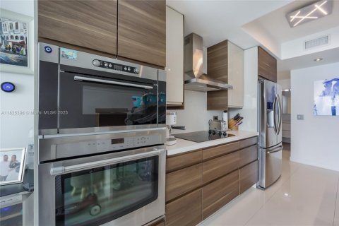 Copropriété à louer à Miami, Floride: 2 chambres, 122.82 m2 № 1794755 - photo 3