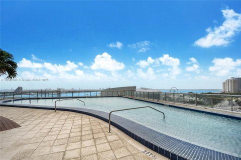Copropriété à louer à Miami, Floride: 2 chambres, 122.82 m2 № 1794755 - photo 15