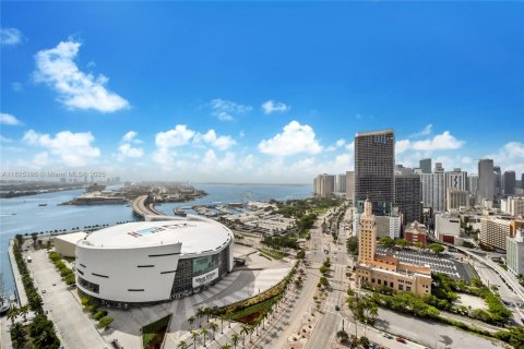 Copropriété à louer à Miami, Floride: 2 chambres, 122.82 m2 № 1794755 - photo 12