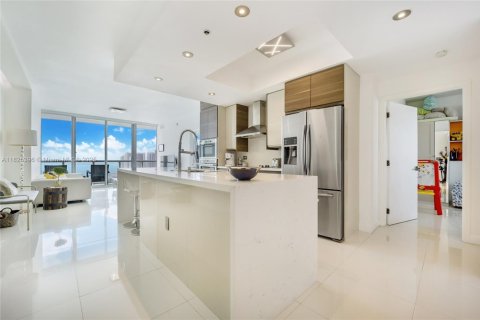 Copropriété à louer à Miami, Floride: 2 chambres, 122.82 m2 № 1794755 - photo 1