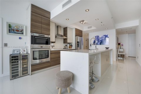 Copropriété à louer à Miami, Floride: 2 chambres, 122.82 m2 № 1794755 - photo 4