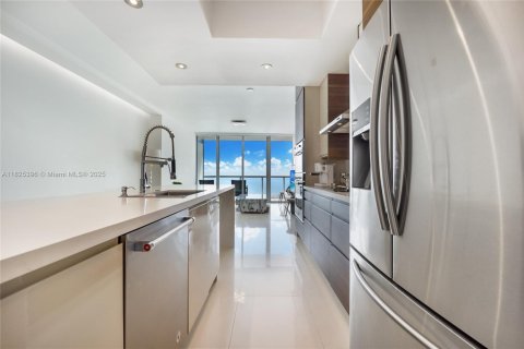 Copropriété à louer à Miami, Floride: 2 chambres, 122.82 m2 № 1794755 - photo 2