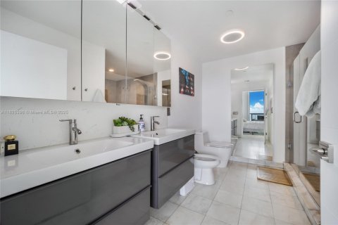 Copropriété à louer à Miami, Floride: 2 chambres, 122.82 m2 № 1794755 - photo 8
