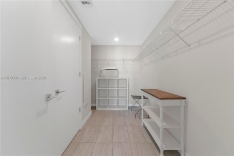 Купить кондоминиум в Майами, Флорида 1 спальня, 69.03м2, № 2046469 - фото 11