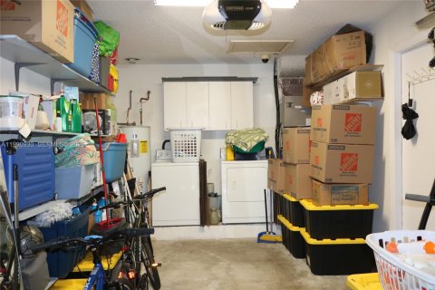 Casa en venta en Miami, Florida, 3 dormitorios, 146.6 m2 № 2058090 - foto 20