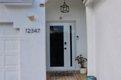 Casa en venta en Miami, Florida, 3 dormitorios, 146.6 m2 № 2058090 - foto 4