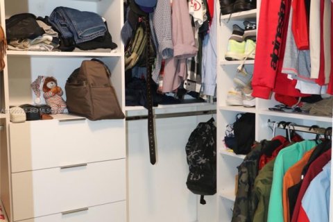 Casa en venta en Miami, Florida, 3 dormitorios, 146.6 m2 № 2058090 - foto 11