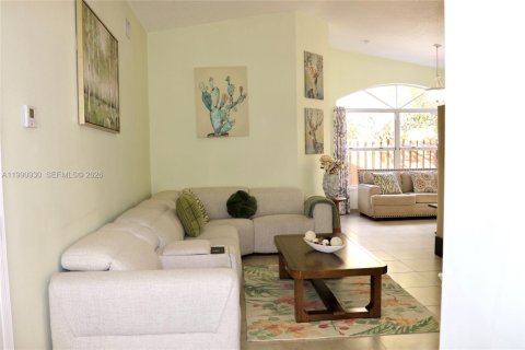 Casa en venta en Miami, Florida, 3 dormitorios, 146.6 m2 № 2058090 - foto 5