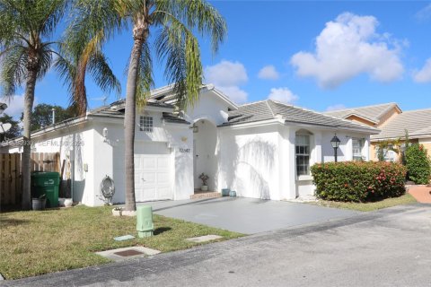 Casa en Miami, Florida 3 dormitorios, 146.6 m2 № 2058090