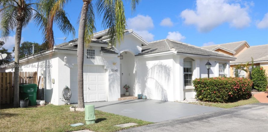 Casa en Miami, Florida 3 dormitorios, 146.6 m2 № 2058090