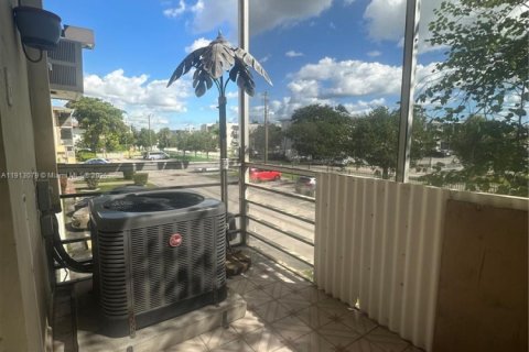 Copropriété à vendre à Miami, Floride: 1 chambre, 82.03 m2 № 2082365 - photo 7