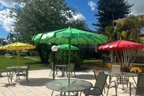 Copropriété à vendre à Miami, Floride: 1 chambre, 82.03 m2 № 2082365 - photo 20