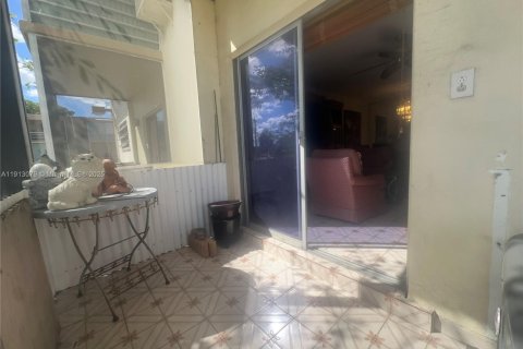 Copropriété à vendre à Miami, Floride: 1 chambre, 82.03 m2 № 2082365 - photo 9