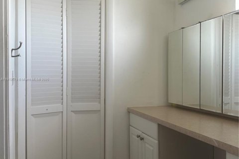Copropriété à vendre à Miami, Floride: 1 chambre, 82.03 m2 № 2082365 - photo 15