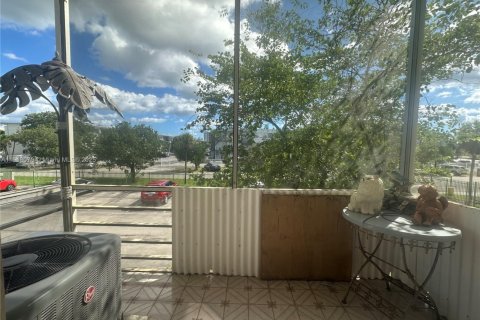 Copropriété à vendre à Miami, Floride: 1 chambre, 82.03 m2 № 2082365 - photo 8