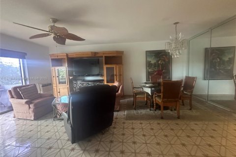 Copropriété à vendre à Miami, Floride: 1 chambre, 82.03 m2 № 2082365 - photo 5