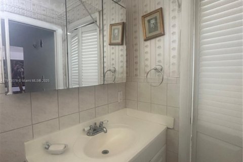 Copropriété à vendre à Miami, Floride: 1 chambre, 82.03 m2 № 2082365 - photo 16