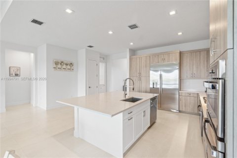 House in Boca Raton, Florida 4 bedrooms, 303.14 sq.m. № 2058789 - photo 14