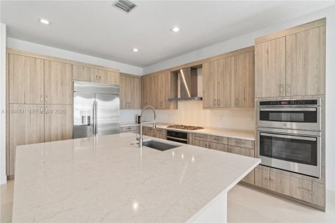 House in Boca Raton, Florida 4 bedrooms, 303.14 sq.m. № 2058789 - photo 16