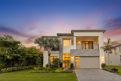 House in Boca Raton, Florida 4 bedrooms, 303.14 sq.m. № 2058789 - photo 4