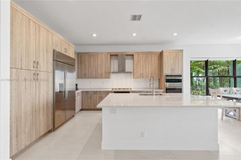 House in Boca Raton, Florida 4 bedrooms, 303.14 sq.m. № 2058789 - photo 17