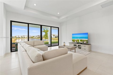 House in Boca Raton, Florida 4 bedrooms, 303.14 sq.m. № 2058789 - photo 19