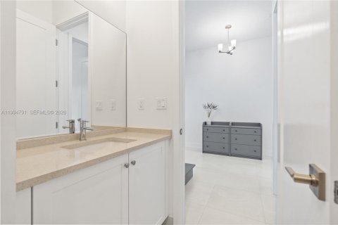 House in Boca Raton, Florida 4 bedrooms, 303.14 sq.m. № 2058789 - photo 25