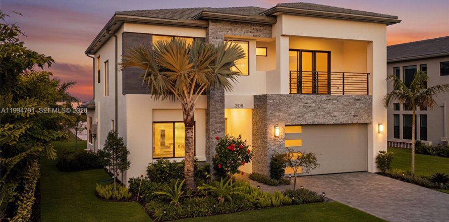 House in Boca Raton, Florida 4 bedrooms, 303.14 sq.m. № 2058789