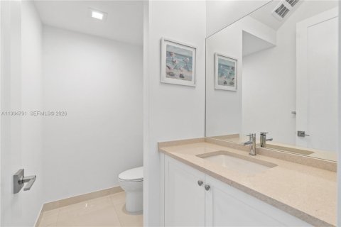 House in Boca Raton, Florida 4 bedrooms, 303.14 sq.m. № 2058789 - photo 24
