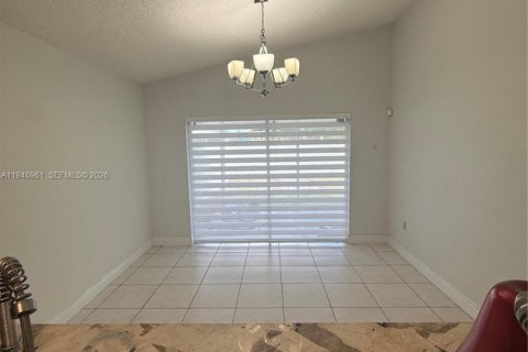 Casa en venta en Miami, Florida, 3 dormitorios, 114.83 m2 № 2003722 - foto 12