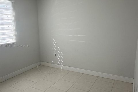 Casa en venta en Miami, Florida, 3 dormitorios, 114.83 m2 № 2003722 - foto 6
