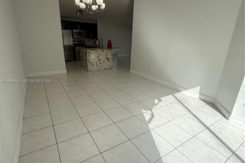 Casa en venta en Miami, Florida, 3 dormitorios, 114.83 m2 № 2003722 - foto 5