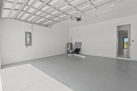 Снять в аренду виллу или дом в Кейп-Корал, Флорида 3 комнаты, 176.89м2, № 1591925 - фото 22