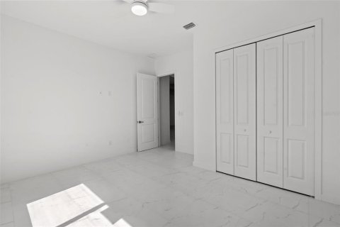 Villa ou maison à louer à Cape Coral, Floride: 4 chambres, 176.89 m2 № 1591925 - photo 10