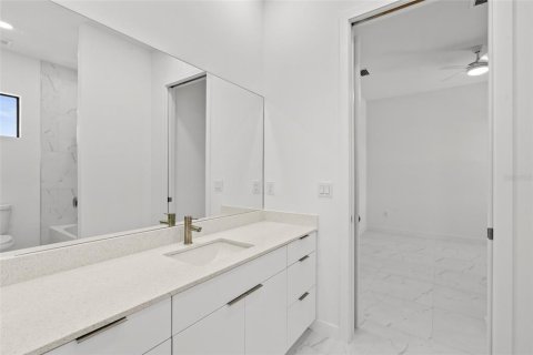 Villa ou maison à louer à Cape Coral, Floride: 4 chambres, 176.89 m2 № 1591925 - photo 18