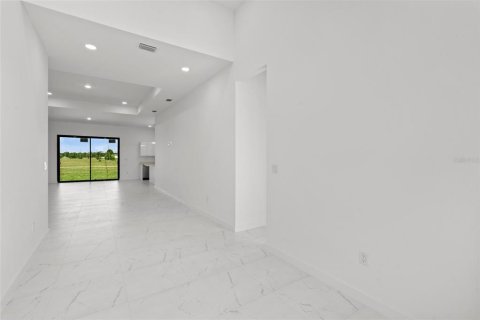 Villa ou maison à louer à Cape Coral, Floride: 4 chambres, 176.89 m2 № 1591925 - photo 3
