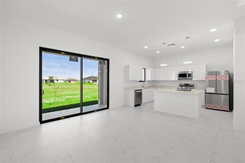 Villa ou maison à louer à Cape Coral, Floride: 4 chambres, 176.89 m2 № 1591925 - photo 6