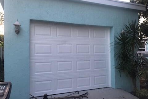 Casa en alquiler en West Palm Beach, Florida, 2 dormitorios, 93 m2 № 1179700 - foto 1
