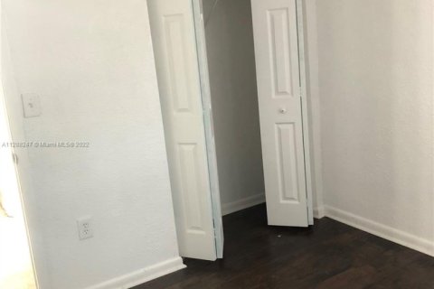 House in Fort Lauderdale, Florida 3 bedrooms, 95.22 sq.m. № 1875684 - photo 4