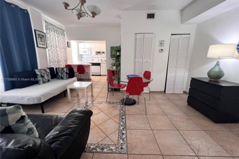 Condominio en venta en Miami Beach, Florida, 1 dormitorio № 1861560 - foto 15