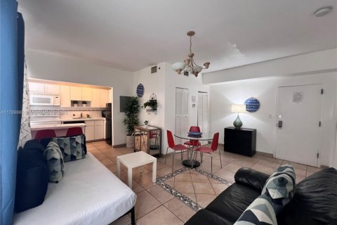 Condominio en venta en Miami Beach, Florida, 1 dormitorio № 1861560 - foto 5