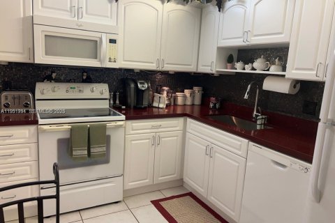 Condominio en venta en Pompano Beach, Florida, 3 dormitorios, 129.13 m2 № 2006109 - foto 16