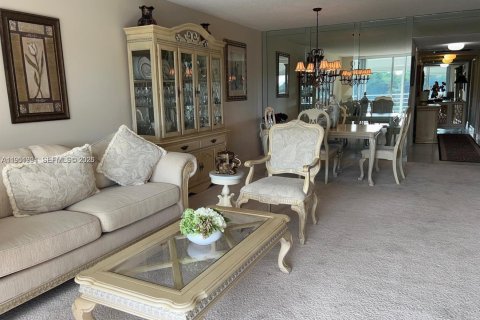 Condominio en Pompano Beach, Florida, 3 dormitorios  № 2006109