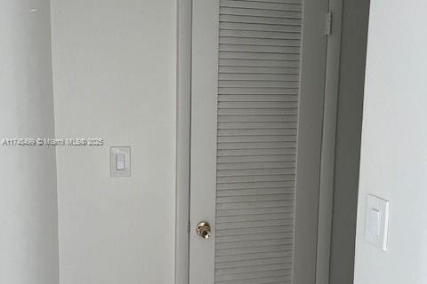 Condo in Miami Beach, Florida, 1 bedroom  № 1869954 - photo 11