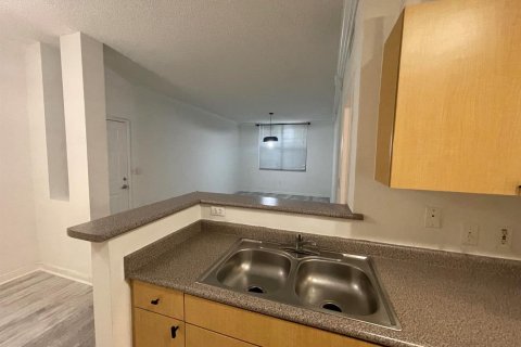 Copropriété à louer à Hollywood, Floride: 1 chambre, 77.29 m2 № 2169029 - photo 4