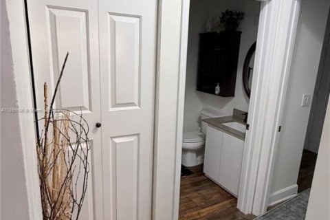 Купить виллу или дом в Пемброк-Пайнс, Флорида 4 спальни, 231.14м2, № 1951390 - фото 25