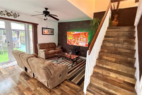 Купить виллу или дом в Пемброк-Пайнс, Флорида 4 спальни, 231.14м2, № 1951390 - фото 29