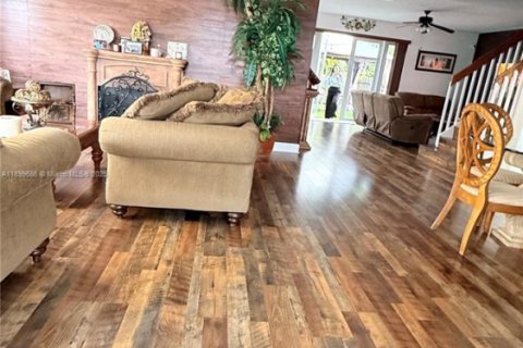 Купить виллу или дом в Пемброк-Пайнс, Флорида 4 спальни, 231.14м2, № 1951390 - фото 15