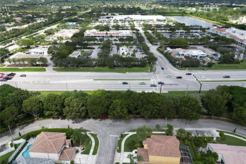 Купить виллу или дом в Пемброк-Пайнс, Флорида 4 спальни, 231.14м2, № 1951390 - фото 2